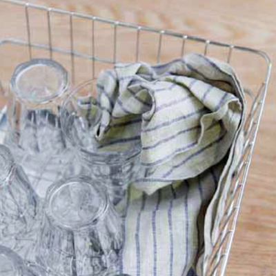 French kitchen style: pure linen cloths ow.ly/iWPEh