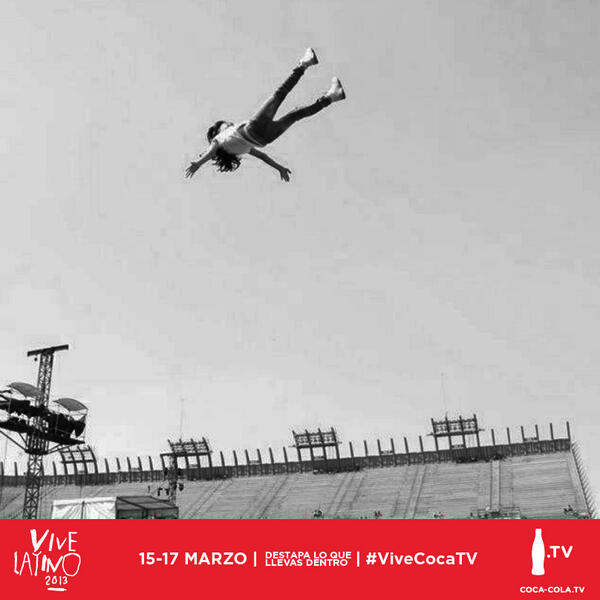 PublimetroMX's tweet photo. Te invito a disfrutar el Vive Latino por CocaColaTV @CocaColaMx #ViveCocaTV http://t.co/Q4NBVdfZS2