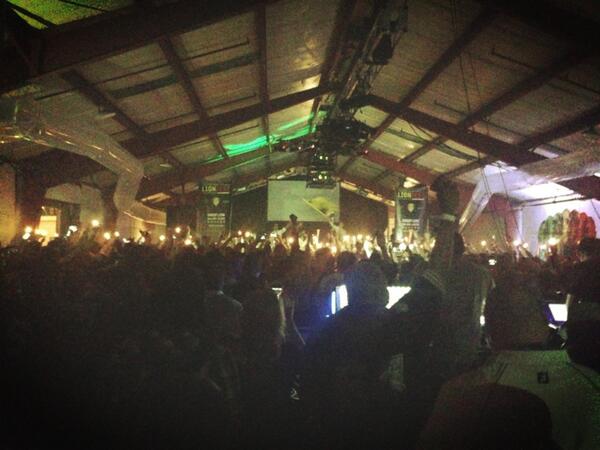 SnoopDogg's tweet photo. . @majorlazer @diplo got #LIONFEST  turnt tha fucc up!!! #lightersup http://t.co/Gek5AGLx6f