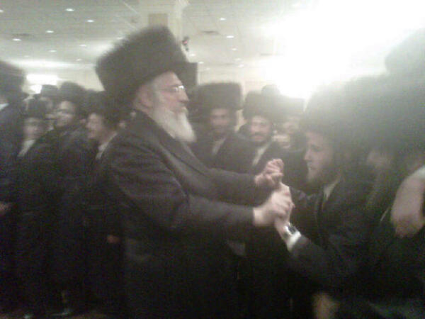 MosheGabbi's tweet photo. Moshe Gabbi Dancing With Yossele Fried Tonight At His Chasina In Continental Hall. Photo: http://t.co/U2vfQQWXLI