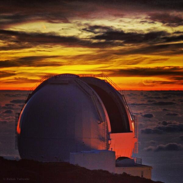 NASAPhotos's tweet photo. Clouds, Comet and Crescent Moon
Image Credit &amp; Copyright: Babak Tafreshi (TWAN) 
@NASA @NASAJPL @nasahqphoto #nasa http://t.co/dURdrKjrLz