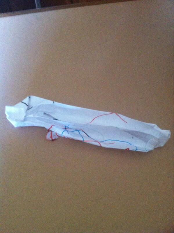 1beautifulbogan's tweet image. Here's my attempt at an origami boat @bartlol @CeliaPacquola @markjaytee #notgreat #wontfloat