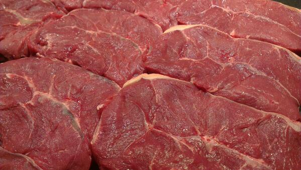 Mooie sucadelappen van het Wieringer weide-rundvlees. Deze week nog in de aanbieding!!!