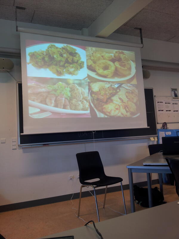 LOTEkits's tweet photo. #EnglishFoodgasm #LærdomOmMad #ViErIHimlen @storpony http://t.co/53giiImEEI