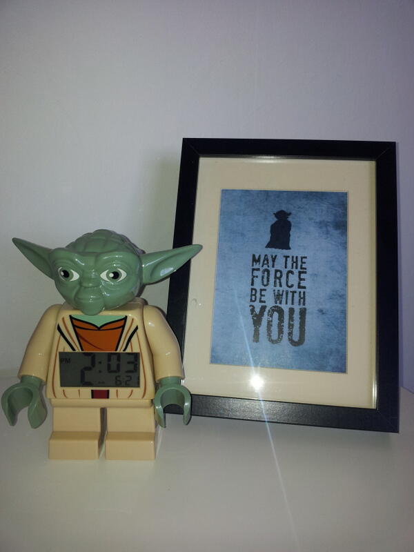 LOTEkits's tweet photo. Lærenes værelse #DeKanVidstGodtLideStarWars #YodaStyrerDetShit @Faaborgegnens http://t.co/lzldLFc7ip