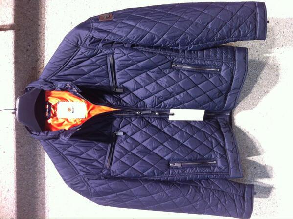 Reset‏<a href="/Reset_outerwear/">Reset</a>
Tip van de week: Een stoer gequilt kort jasje mr0710131. Verkrijgbaar bij u #Reset dealer