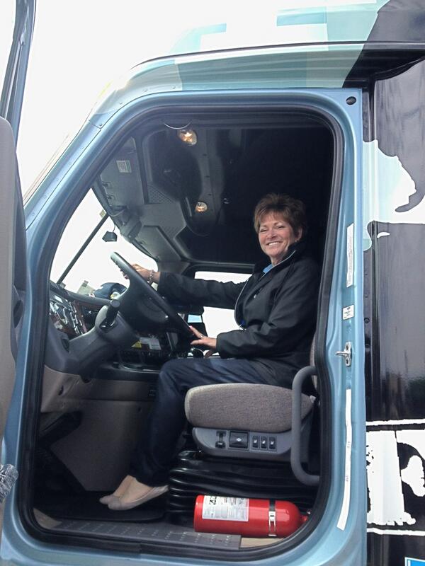 JGust19's tweet image. Experiencing the BIG trucks #MATS @CareersInGear