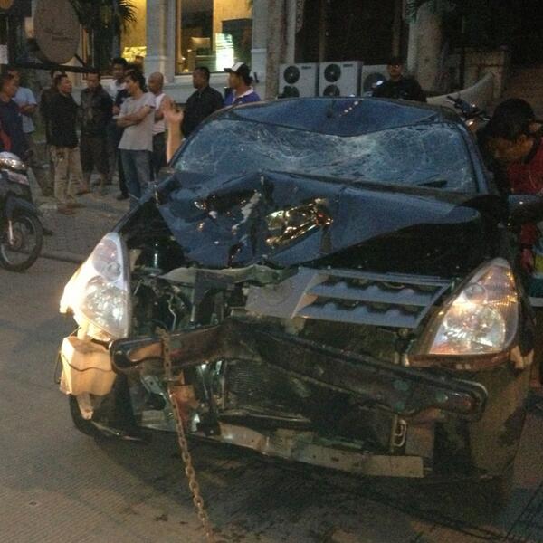 Jangan mengemudikan kendaraan dlm kondisi mabuk atau terpengaruh minuman keras/Narkoba, krn rawan kecelakaan.