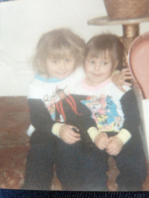 SmgJjt0825's tweet photo. Best friends at such a young age @kay5730. Is that a New Kids on the Block doll? http://t.co/LUpx45F7eG