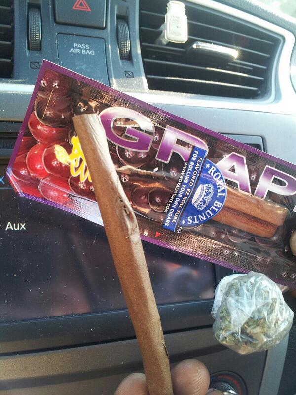 CheebaCheebaYal's tweet image. Happy Friday.... burn one wit ya boy... CHEEBA CHEEBA YALL!!!!!! #IMSOHIGH  #BURNINGTREE