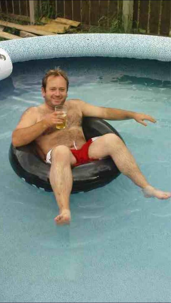 craigdwalker's tweet photo. @AndrewJobson27 chillin in the pool http://t.co/BECHrm6Hao