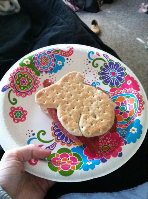 Got nevin in the kitchen makin ME a sandwich. http://t.co/Cqp9MPDysV<a href="/tag/waaf"class="tags"><span>#waaf</span></a>