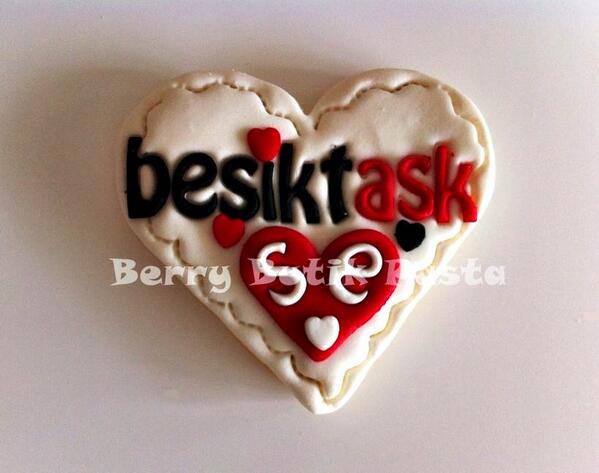 BerryButikPasta's tweet photo. beşiktaşk kurabiyesi... https://t.co/F7DSWwz3Nz http://t.co/u5Kbl47LnM
