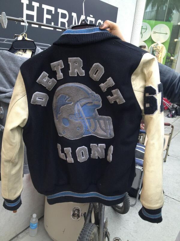 View image on Twitter