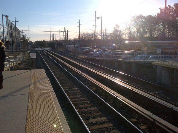 trainmoms's tweet image. Waiting for my ride on the platform this beautiful Friday morning! #BeautifulBUTcold