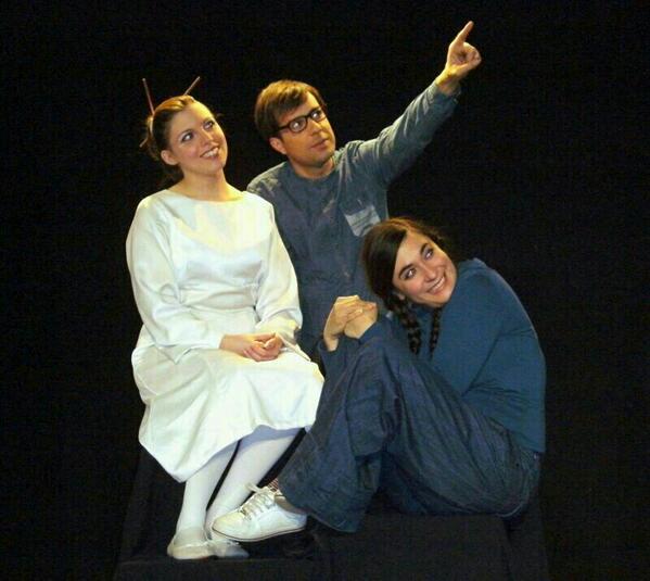 teatrodelmava's tweet photo. Ensayo general terminado. Todo listo y preparado para el estreno de mañana http://t.co/c3WGo8qldH