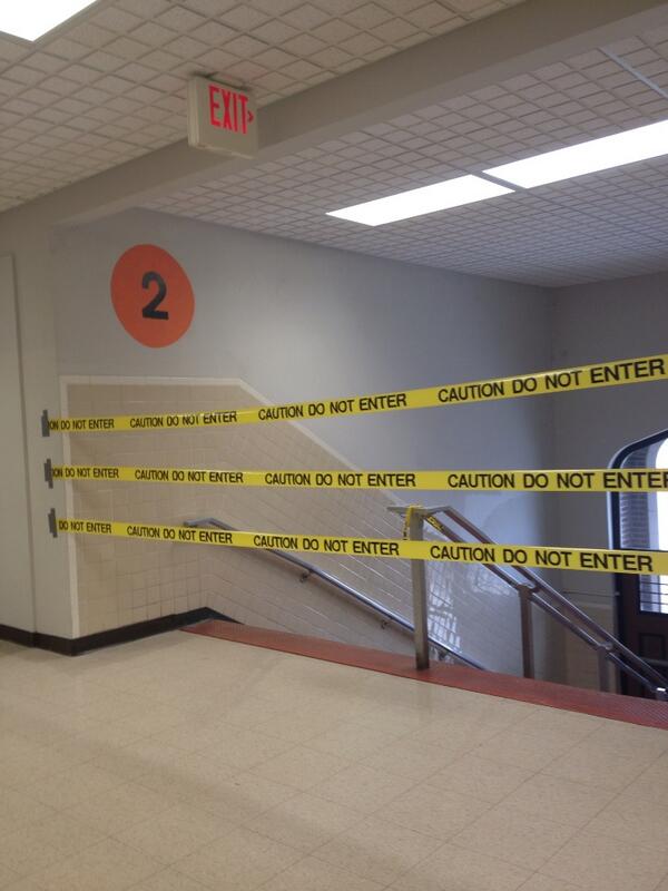 _basedmackxo's tweet image. the fuck? #UEproblems @UEHSproblems