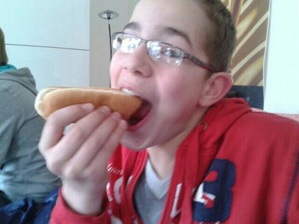 nickpeeters00's tweet photo. sander had honger @Sander_Peeters http://t.co/HDwVxWQc6R