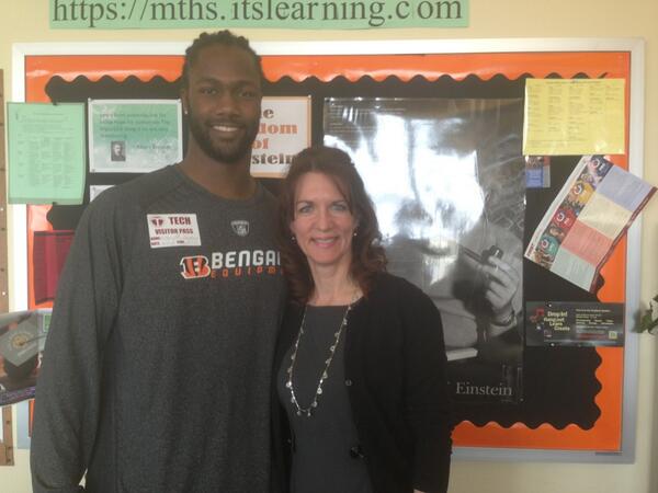 MTHS_CS's tweet photo. Having fun learning about health &amp;fitness w/ Michael Johnson Bengals. What an awesome role model! http://t.co/VqD14oDSvd