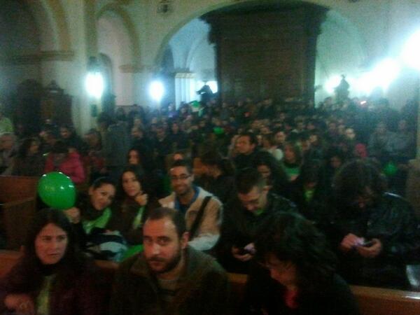 Sergyo_Garcya's tweet photo. Docentes interinos encerrados en la iglesia de San Pedro de Murcia #somosválidos @elgrandebatet5 @salvadostv http://t.co/yO5sABSzgk