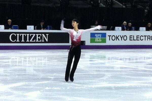 SkateCanada's tweet photo. Japan's Yuzuru Hanyu takes the lead with 244.99 points overall #FSWorlds13 http://t.co/WeeQYN0VY8