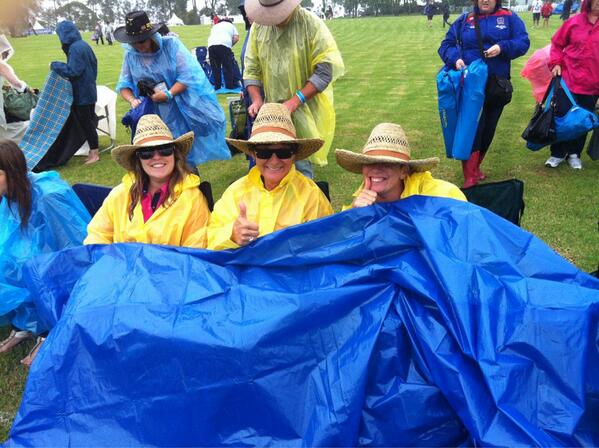 Meleisha86's tweet photo. Yesterday was raining, but it didn't dampen our spirits. Bring on day 2 and sunshine! #CMCRocks #huntervalleysun http://t.co/YzRXSXnlvH