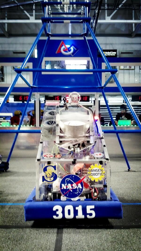 JDorseyPhoto's tweet image. This is just too cool of a picture. #VAis4Robots @VirginiaFIRST