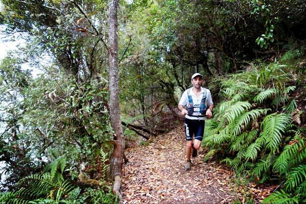 iRunFar's tweet photo. Brendan Davies in 4th at 55k. #OFAClimate http://t.co/jRee2Fis4n