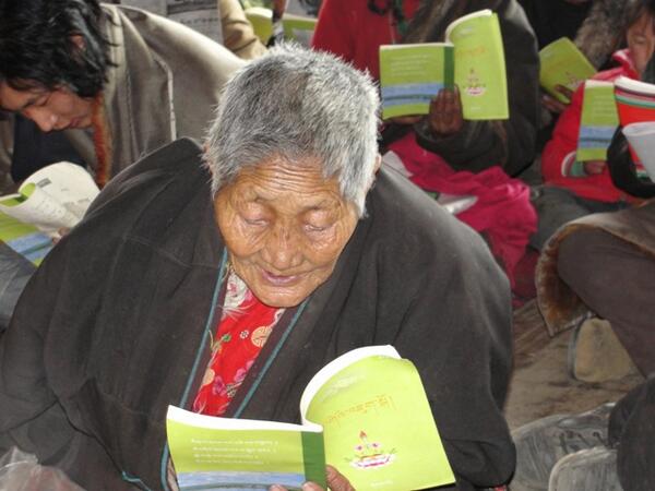 ཨ་མ་འདིས་གཞི་ནས་བོད་ཡིག་སྦྱོང་གི་ཡོད། ཁྱོད་ཀྱི་ས་ད་ངས་བོད་ཡིག་ཤེས་ཀྱི་མ་རེད་མ་གསོངས་རོགས།