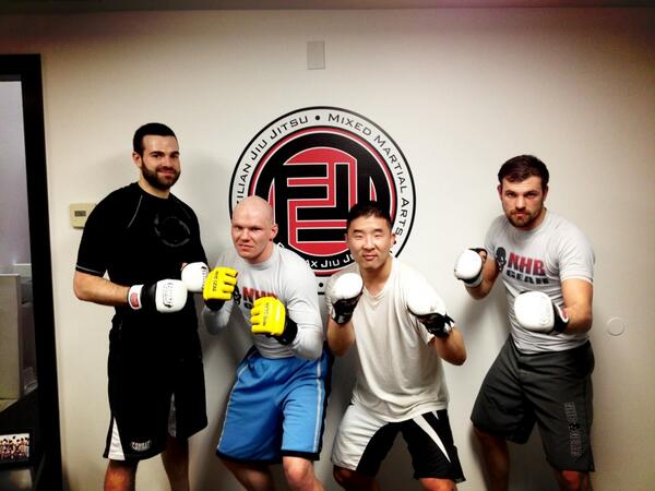 BulletproofBry's tweet photo. @FairfaxMMA Team old skool crew. First time all training together in a while. http://t.co/a0tWMUHuUR