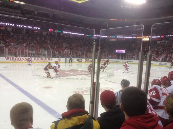 JeffRohrer53202's tweet photo. @jbartelme84 road to final WCHA championship #bulldog stompin http://t.co/TTUdsxznxv