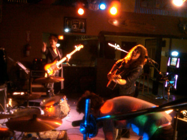 joyrussell72's tweet photo. Malibu's in Vancouver. Getting ready to jam! http://t.co/nf5kWlE3x4