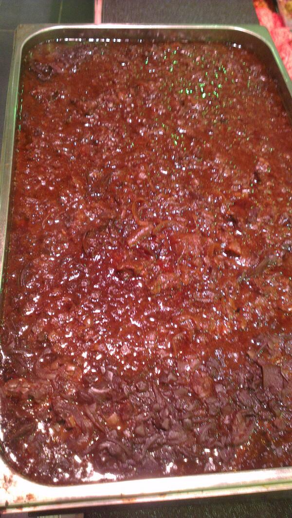 Kant en klare runder-hachee, alleen even opwarmen. Heerlijk bij de rode kool en aardappelen of rijst. Smullen maar!!!