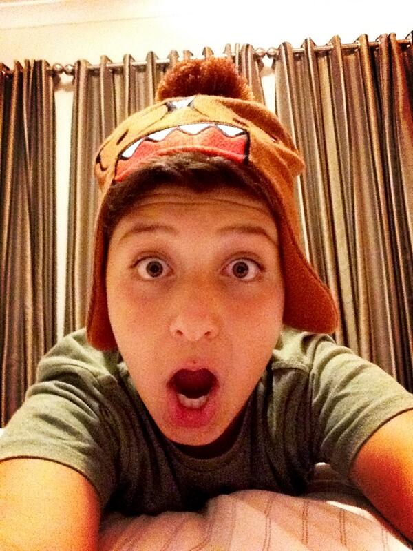 Abdullah28756's tweet photo. Chillin with DOMO !! #chillin #bored #domo #lol http://t.co/hWJ0F9UUAi