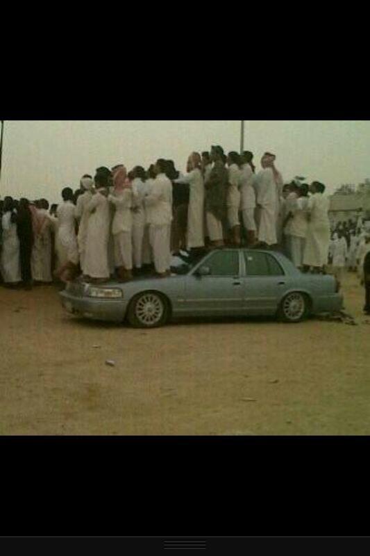Picturear's tweet photo. دعاية رائعة لسيارة فورد :-) #غرد_بصورة http://t.co/tsASnIETyO