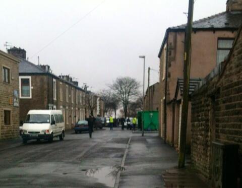 Sally73067719's tweet photo. Today volunteers of Great Harwood are cleaning up the streets. http://t.co/5Nxs0sLOuA