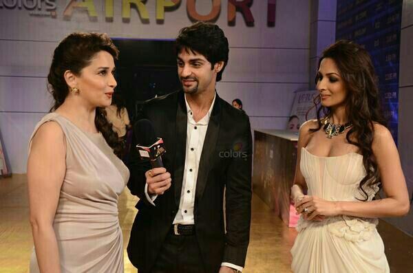 Pic of the day : @karan009wahi , @MadhuriDixit1 and #MalikaAroraKhan.....