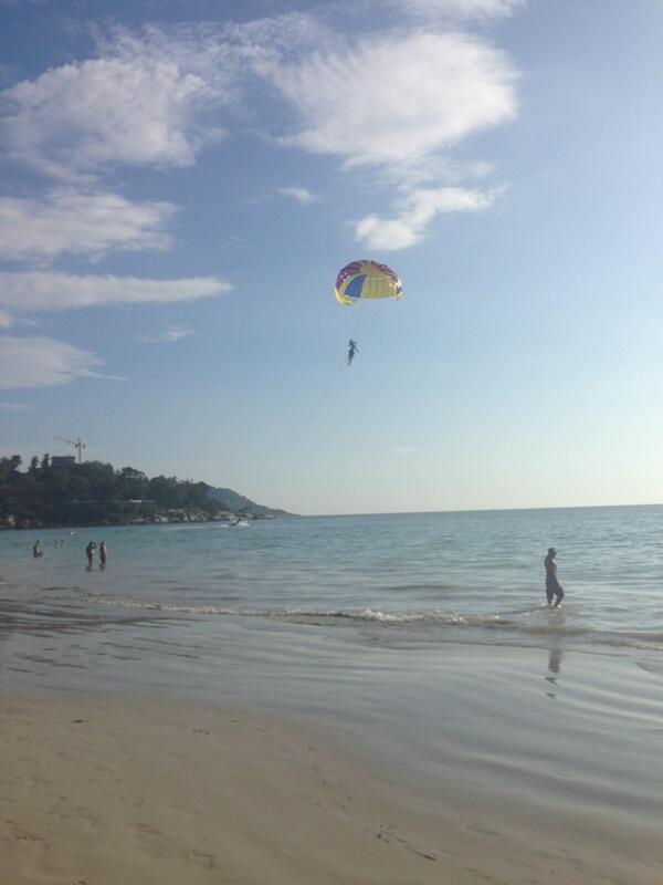 eceerken's tweet photo. Uçarken😉 http://t.co/OauTBdqX52