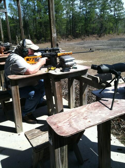 abby_byrnes's tweet photo. I would not trespass on this old mans property... #merica 🔫 http://t.co/OUhl48uLwP