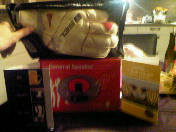 roydekeizer's tweet photo. De cado's die ik heb gekregen van @suuszjaa @carlijnnxx http://t.co/b53lqlX96n