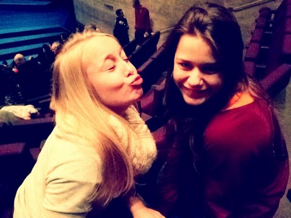Superwoman_018's tweet photo. Sexy pose !! ;) haha love you guys :-* http://t.co/4OzSeXKWEz