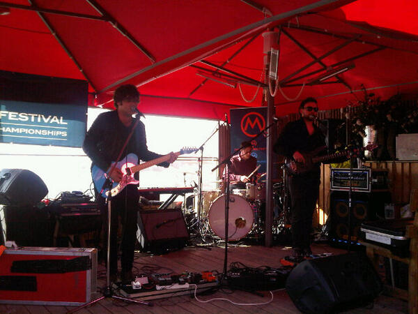 Reigning Days playing at the Momentum Ski Festival in Crans Montana. Brilliant #Reigning Days