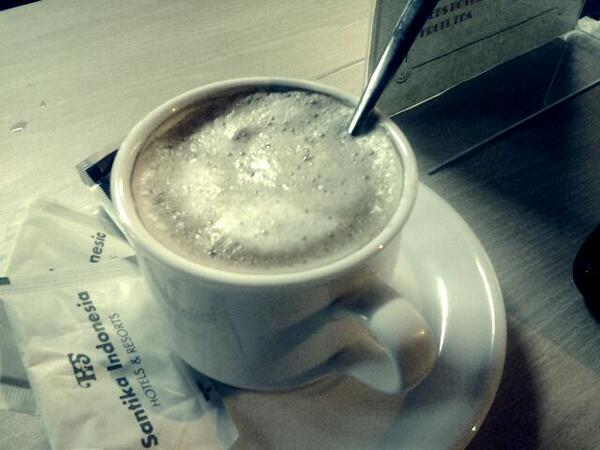 yudhapascal's tweet image. Nice capuchino at this night