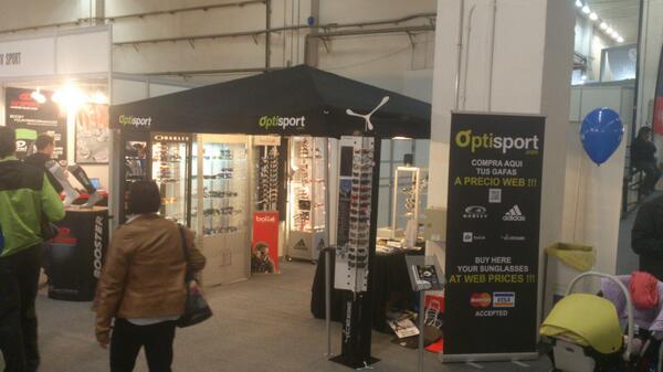 Optisport_com's tweet photo. Ultimas horas para poder visitarnos en nuestro stand de la marató de Barcelona. http://t.co/jptwhnpfwP