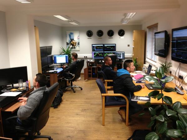 ymprotrading's tweet photo. Boys in the office! @JoshB_Young  @ro_reid @tpattrick #focussed #inthezone #emotionlesstrading #consistency #profit http://t.co/Lcf0g3qGKc