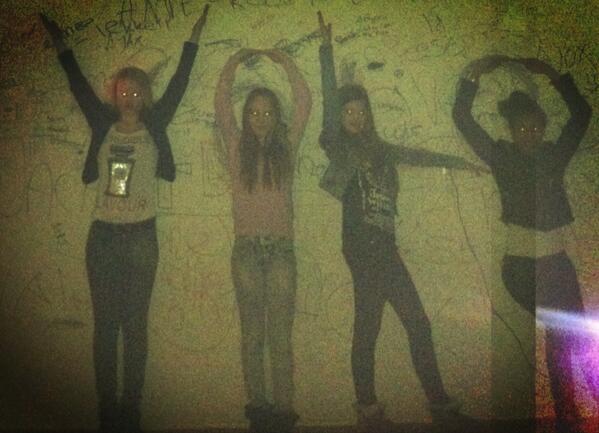 iris_leijen's tweet photo. “@AnneRoosxo: "@__JASMIJNX_: YOLO http://t.co/6KGjPgUj33"yologoons”😂😂