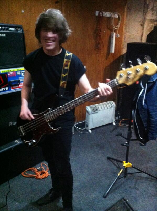 oldchapelleeds's tweet photo. @oldchapelleeds @LeedsMusicTrust #properbass brand spanking new black precision rosewood n tort. The Business http://t.co/H6nzKMBlXp