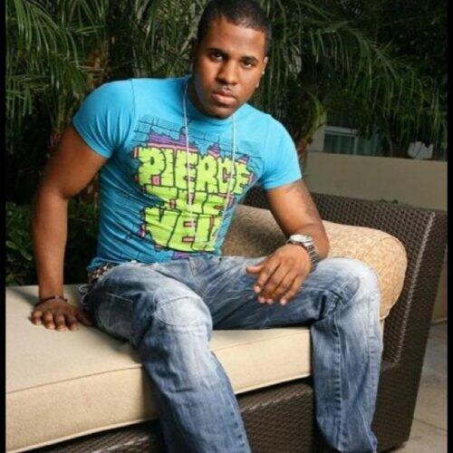 coolvegandad's tweet photo. Jason Derulo is doing it right http://t.co/g46NpAyEMF