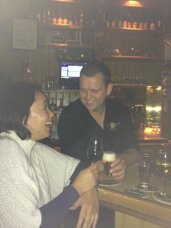 PLdeBoom's tweet photo. Proost! Het is tenslotte zaterdagavond! http://t.co/1KnGQ94GGn