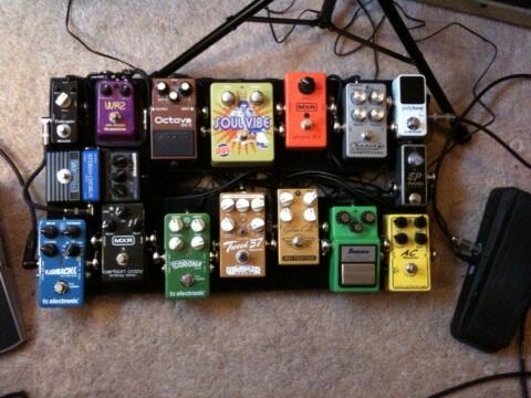 RichMurray's tweet photo. The new pedalboard. I was using a Pedaltrain Mini for awhile. This is the larger PT-1. More room for the fun stuff. http://t.co/aDihjH4evl